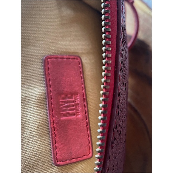 NWT Frye Shiloh Leather Wristlet - Picture 8 of 8
